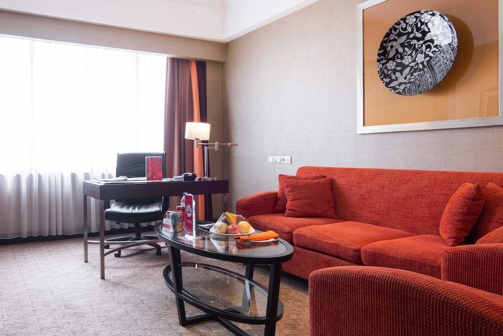 Hotel Ciputra Semarang Managed By Swiss-Belhotel International Exterior photo