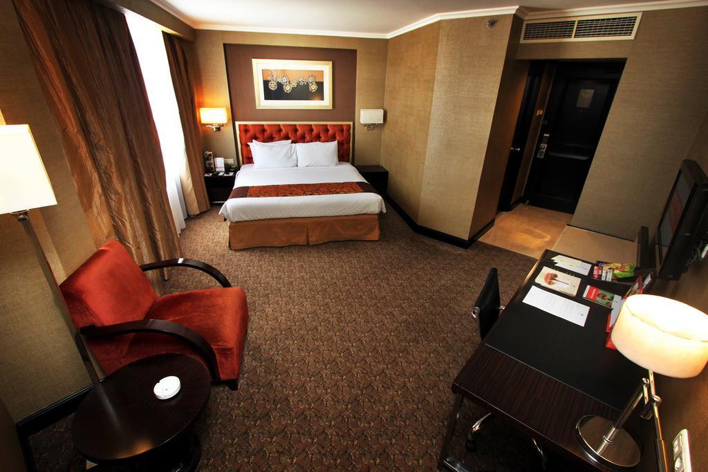 Hotel Ciputra Semarang Managed By Swiss-Belhotel International Exterior photo