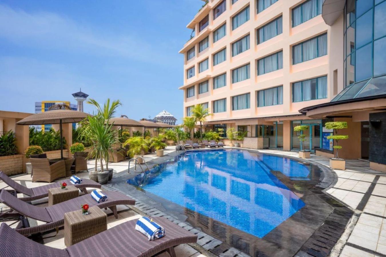 Hotel Ciputra Semarang Managed By Swiss-Belhotel International Exterior photo