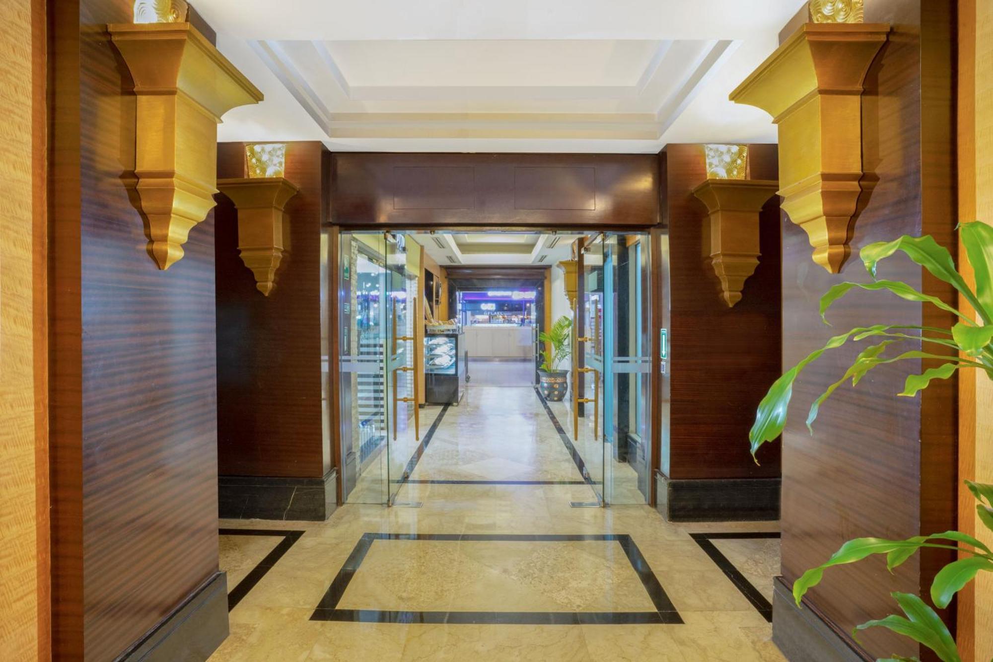 Hotel Ciputra Semarang Managed By Swiss-Belhotel International Exterior photo