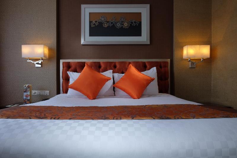 Hotel Ciputra Semarang Managed By Swiss-Belhotel International Room photo