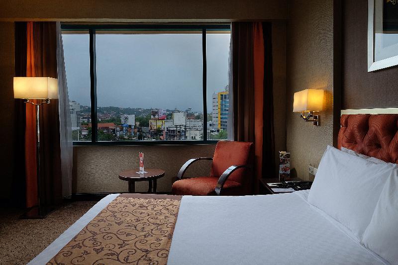 Hotel Ciputra Semarang Managed By Swiss-Belhotel International Exterior photo